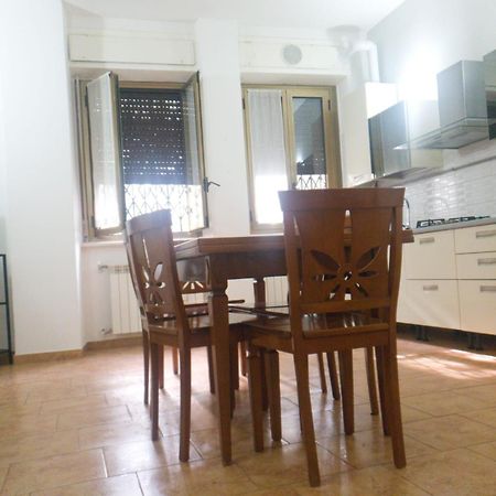 Maffucci 24 Bilocale Molto Spazioso E Moderno Milán Exterior foto